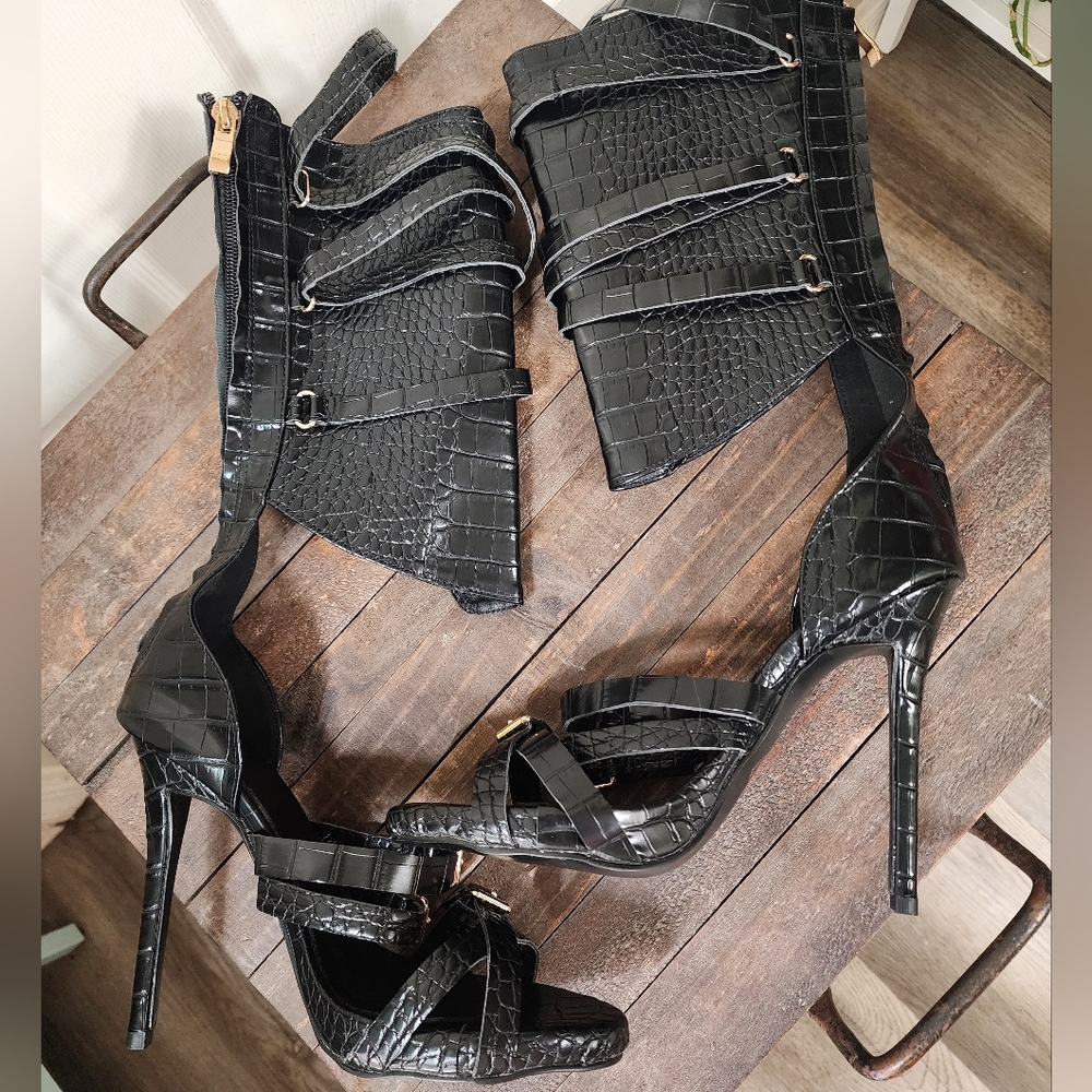 Chic Black Croc-Embossed Heels